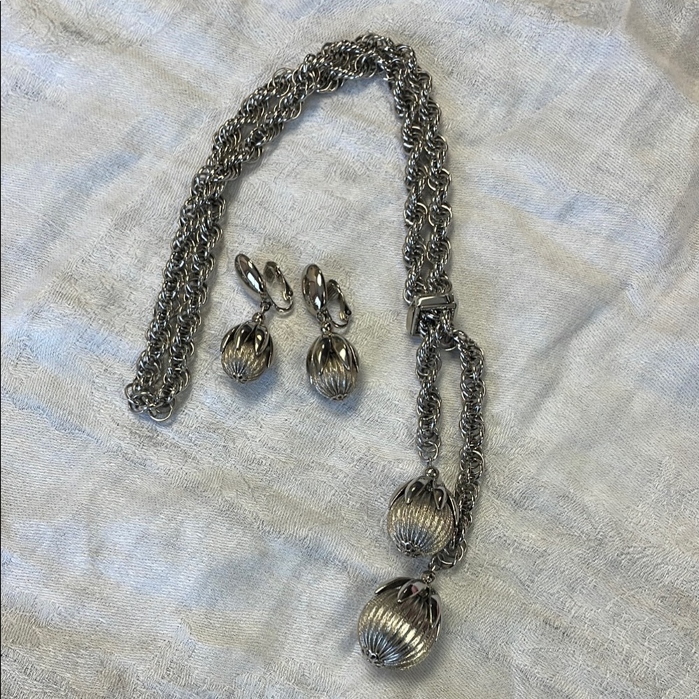 Vintage Lariat Silver Necklace & Earring set with Spherical Ball Pendants